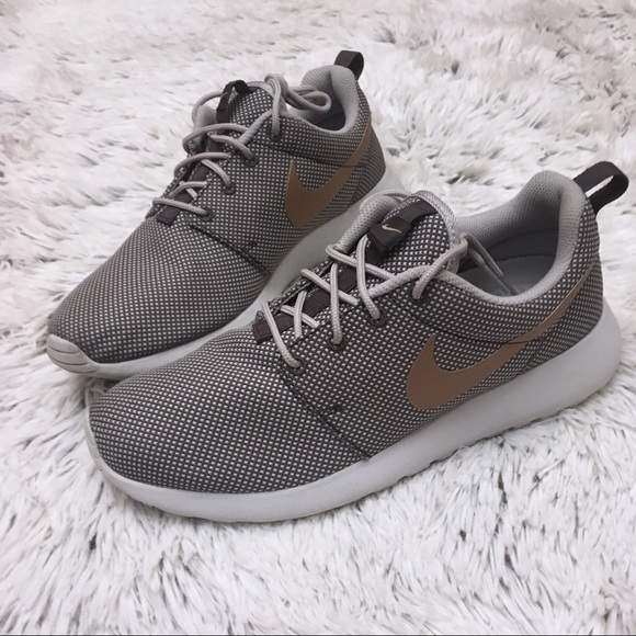 Nike Roshe One - Picture 3 of 8